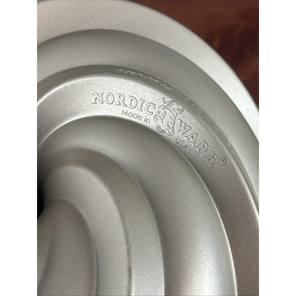 Nordic Ware 10 Cup Heritage Swirl Bundt Pan
